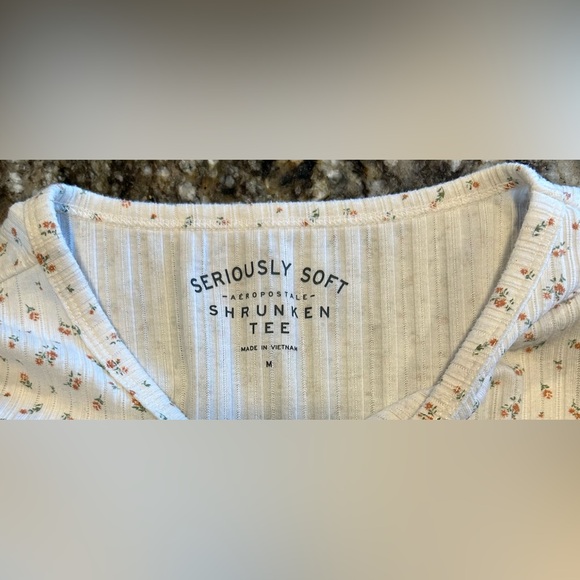 Aeropostale Cropped White Floral Long Sleeve Top with curl hem - Picture 4 of 5